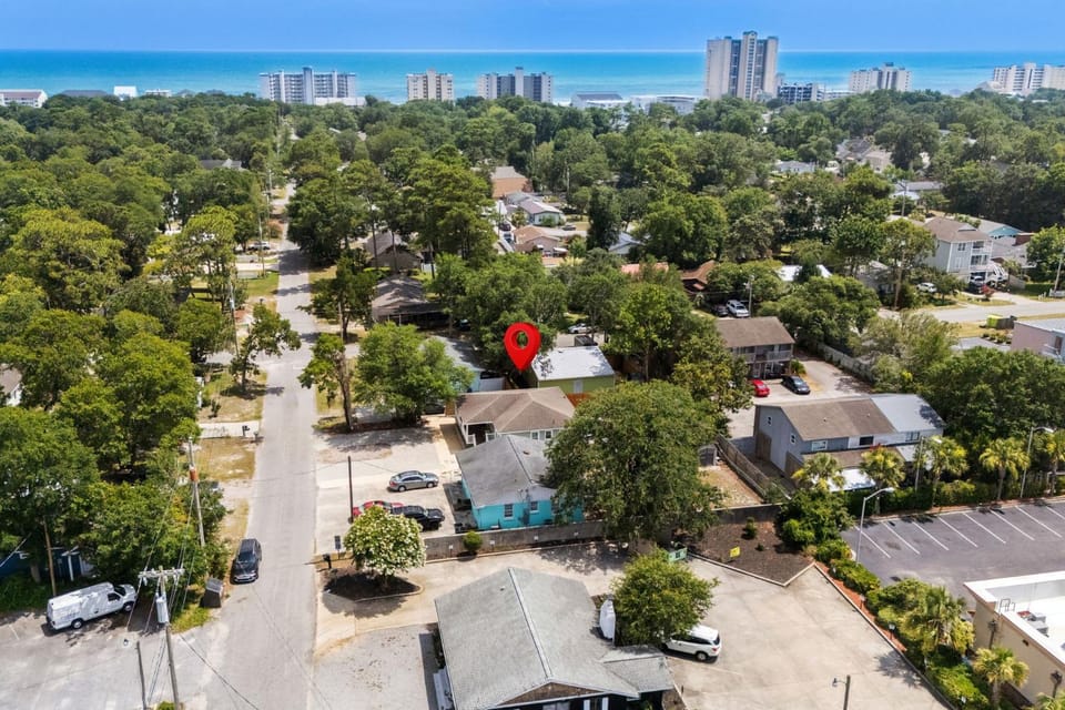 Dunecrest Cottage - Beach Nearby House in North Myrtle Beach