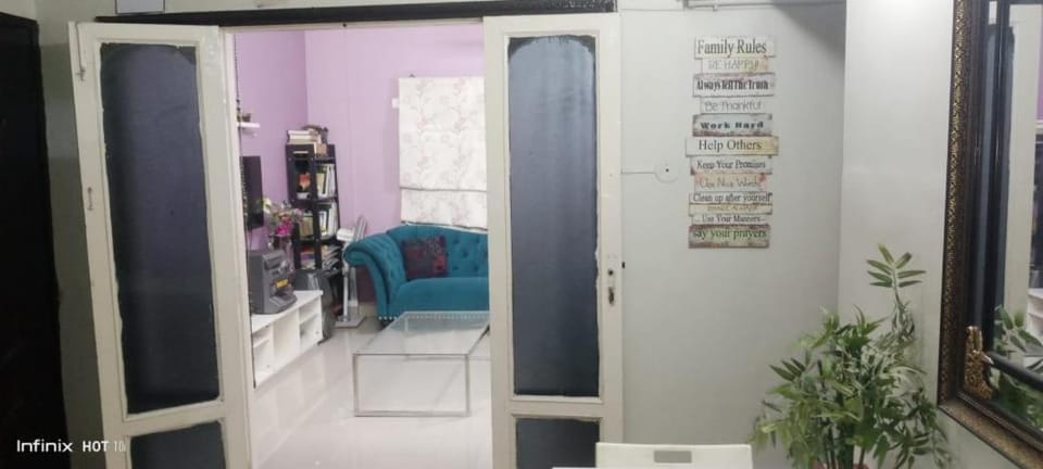 Karachi Gulshan-e-Iqbal Block 3 Furnished 2 Bedrooms Drawing & Dinning Near Disco Bakery-Families ONLY Apartment in Karachi