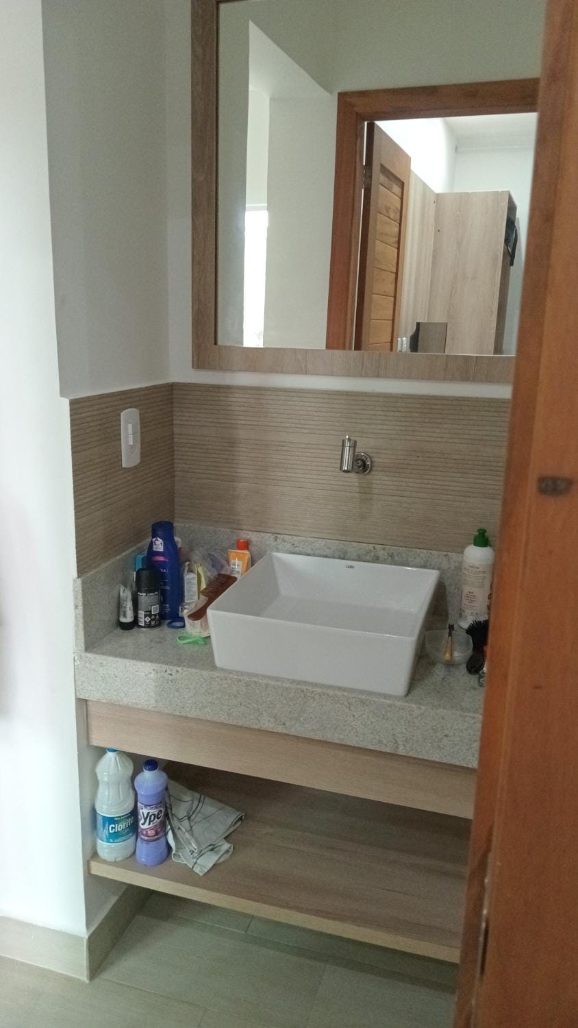 Bathroom, towels
