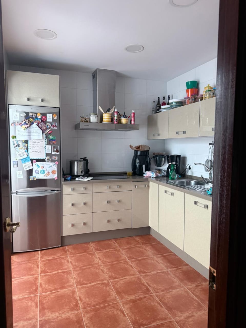 Coffee/tea facilities, Kitchen or kitchenette, stove, toaster