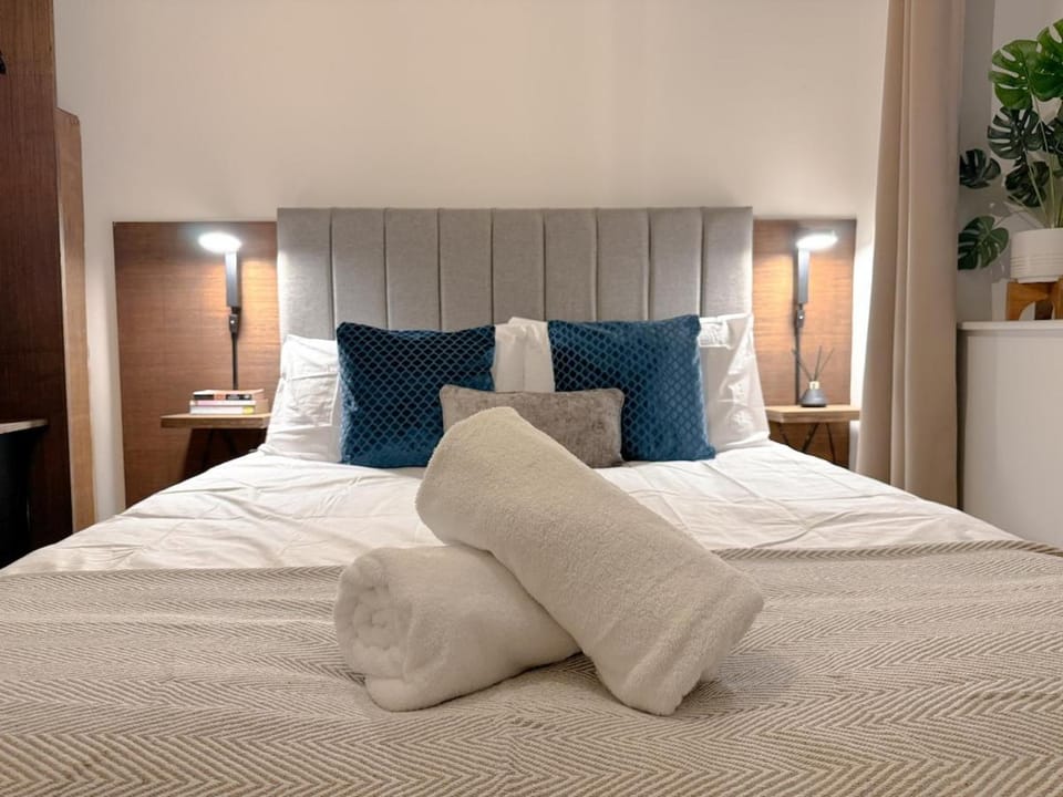 Spacious 2 Bedroom Modern Flat - City Centre Apartment in Cardiff