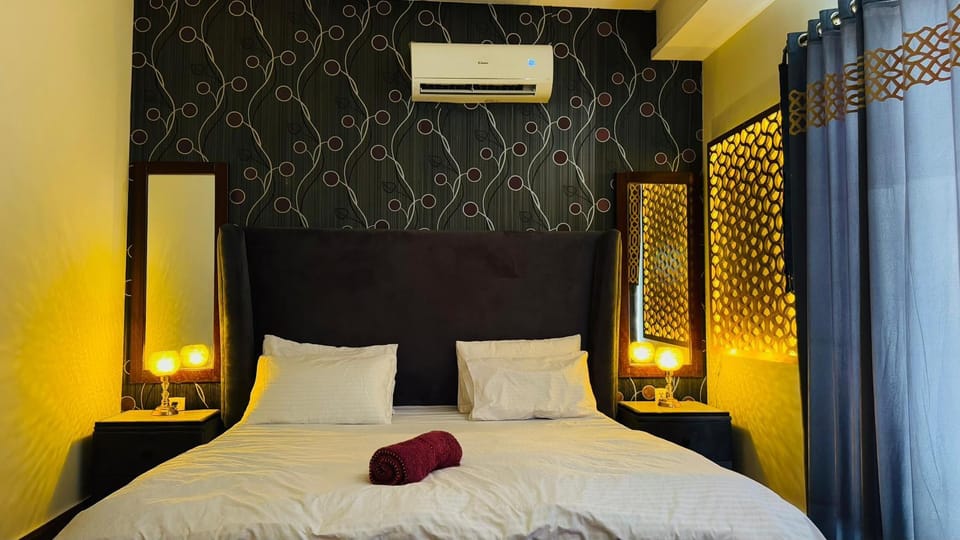 Bed, Balcony/Terrace, Bedroom, air conditioner
