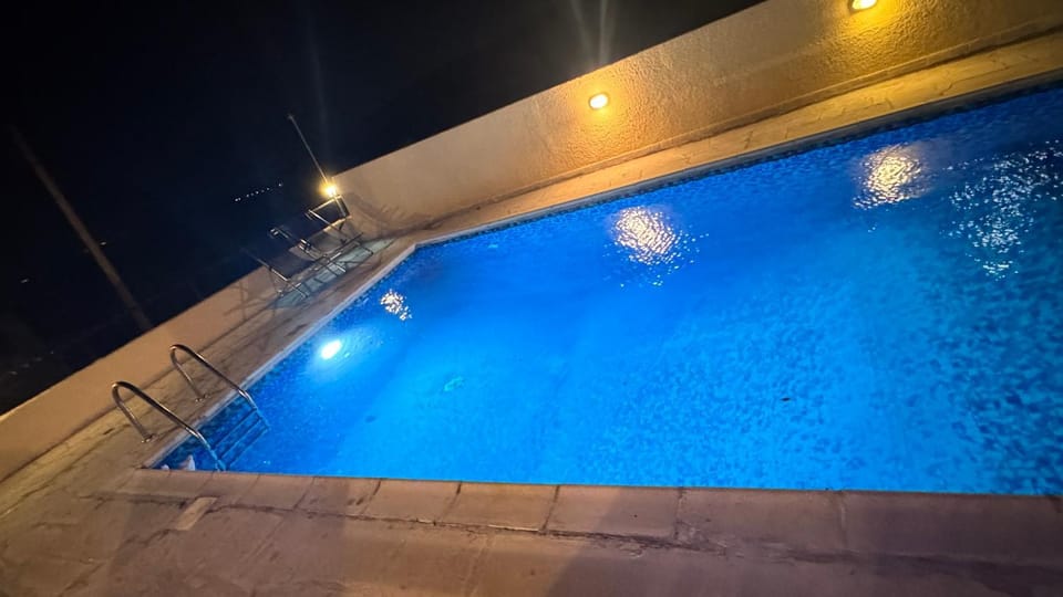 Night, Swimming pool