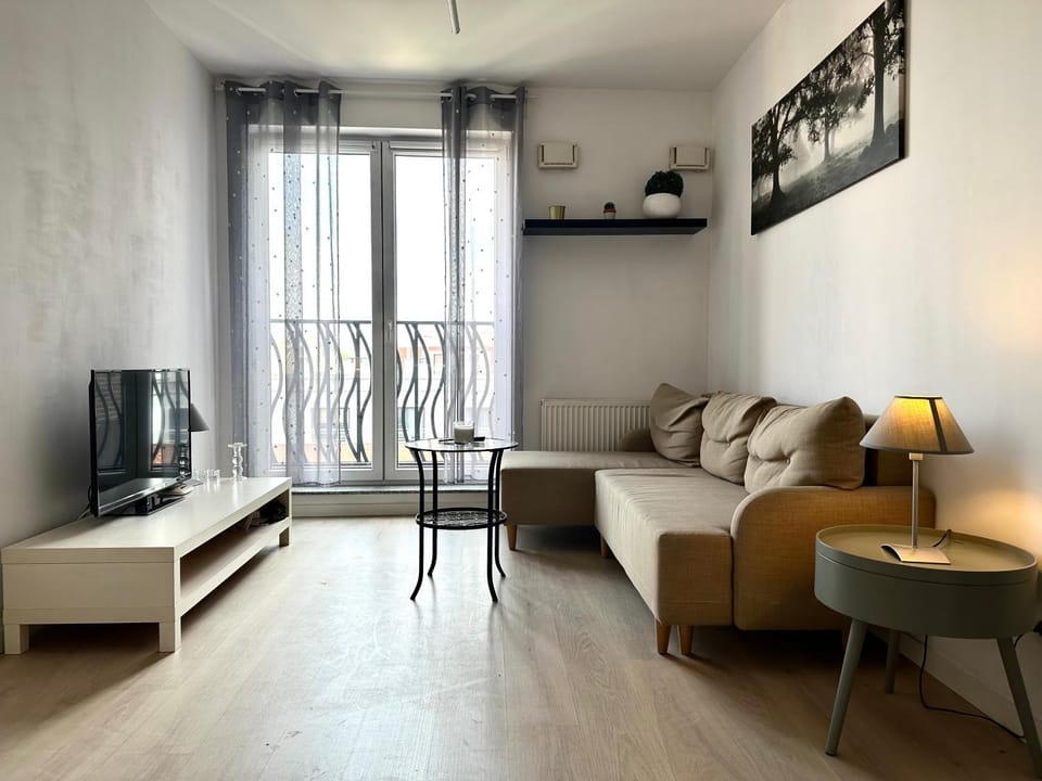 Dubois 7 Apartment - Self Check-In 20h - LIFT Apartment in Wroclaw