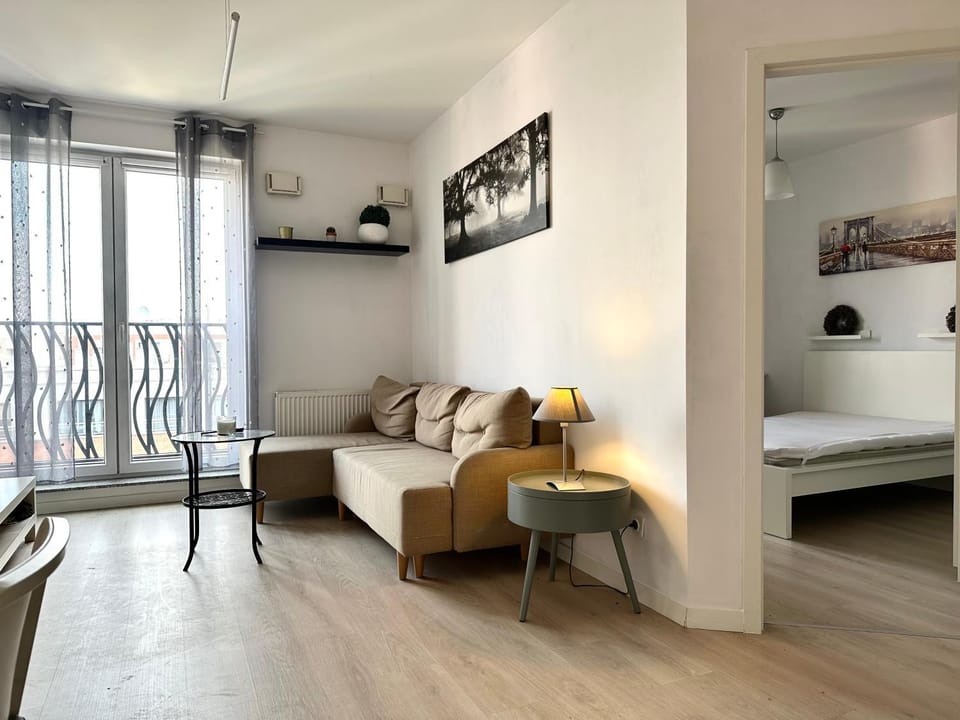Dubois 7 Apartment - Self Check-In 20h - LIFT Apartment in Wroclaw
