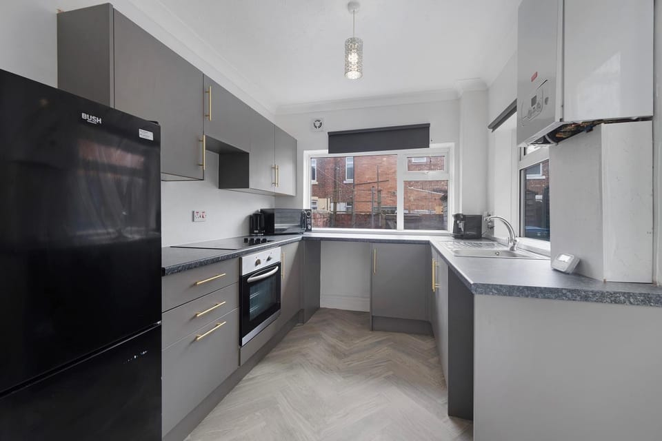 Frances Terrace Serviced Accommodation - FREE PARKING Apartment in England