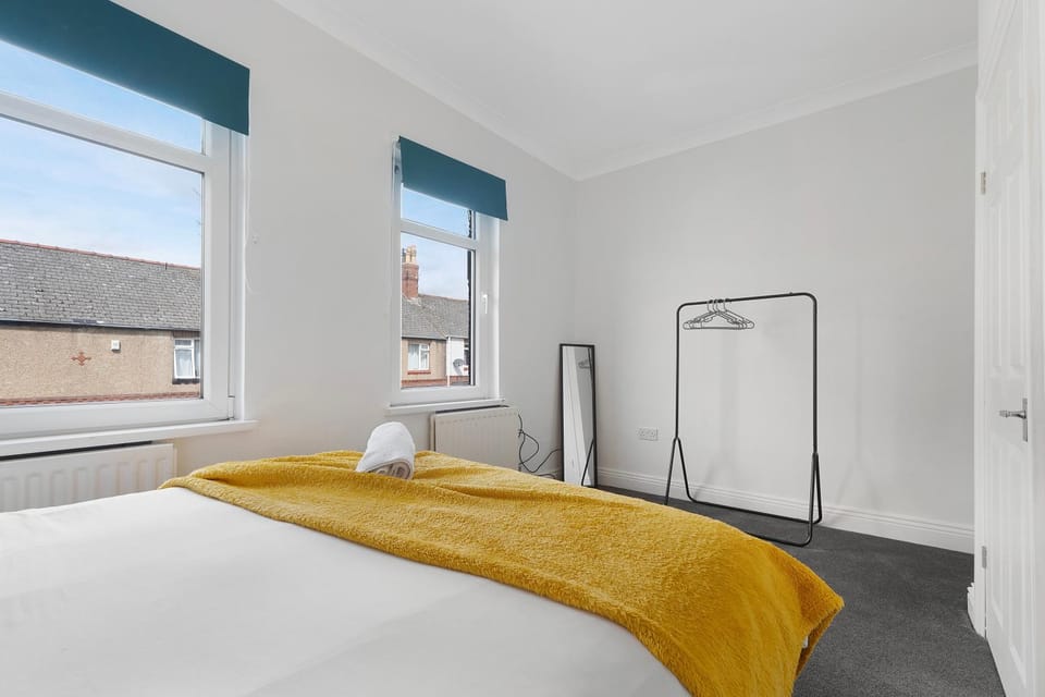 Frances Terrace Serviced Accommodation - FREE PARKING Apartment in England