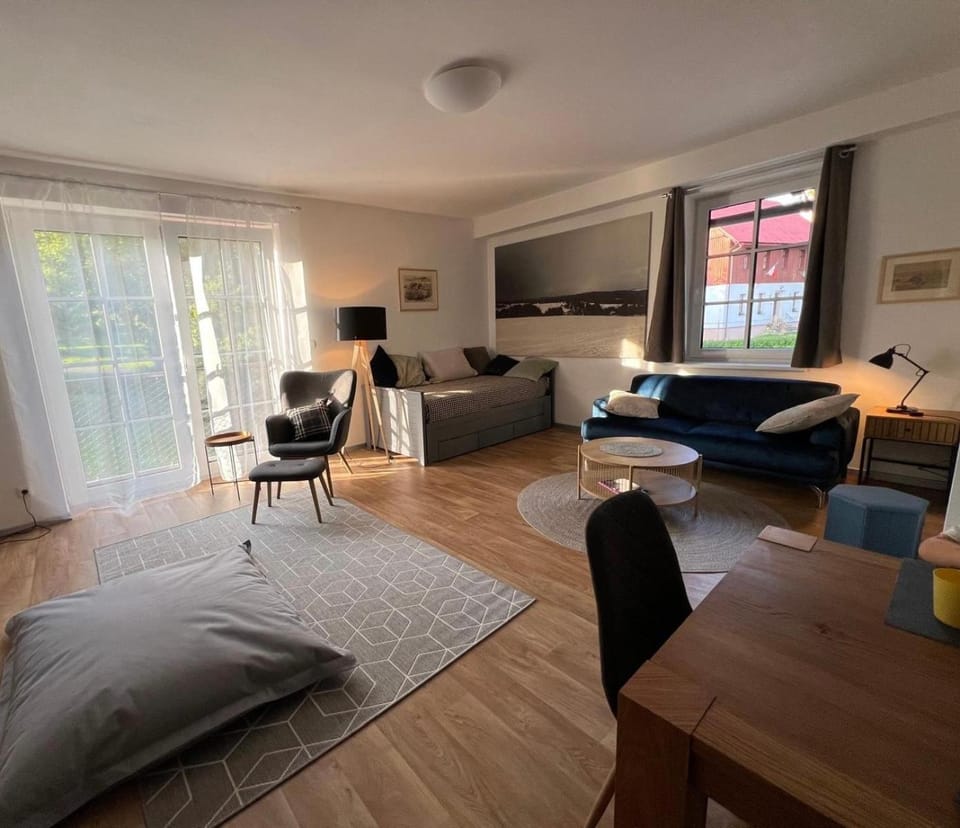Bed, Living room