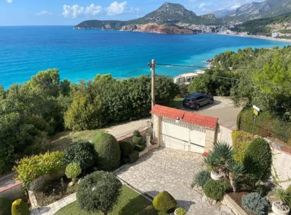 Facade/entrance, Garden, Garden view, Sea view