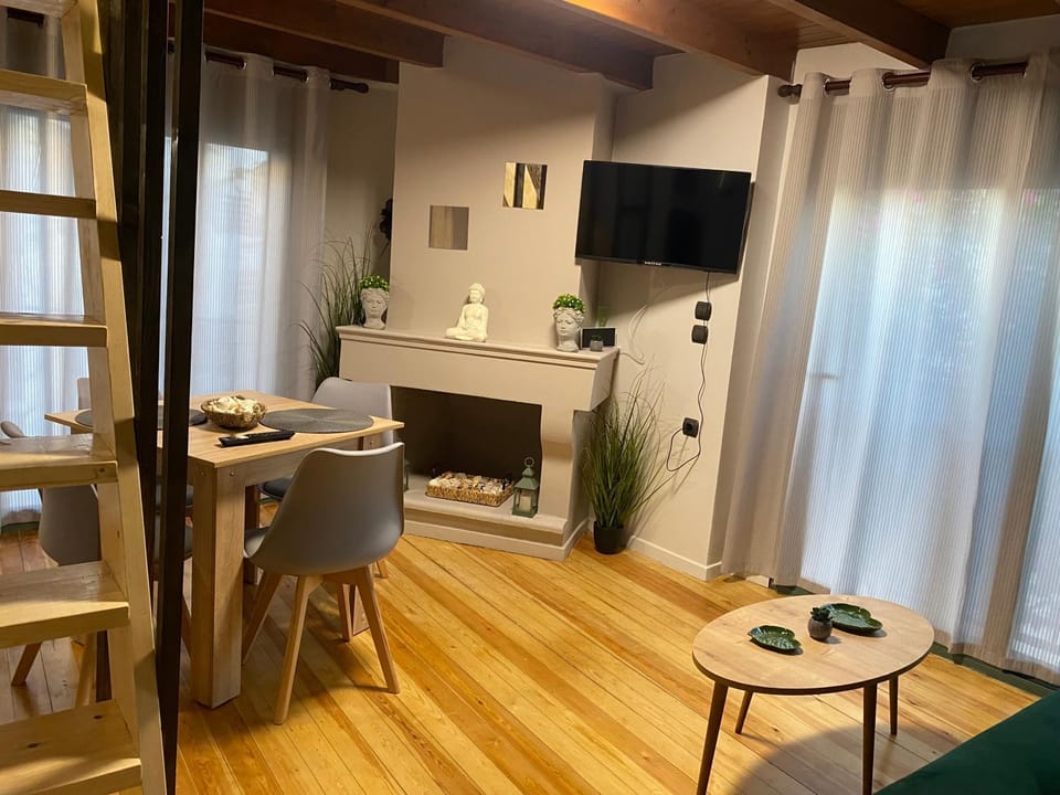TV and multimedia, Dining area