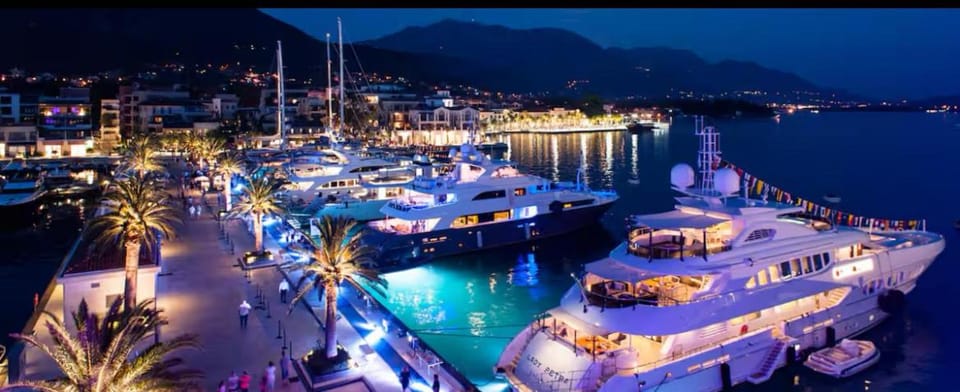 Casa Montenegro Lux Family Friendly 1 BR 2 Sofa Beds for Kids Sea Pool View Free Parking Wi-fi Pool Airport 5 Min Apartment in Kotor Municipality