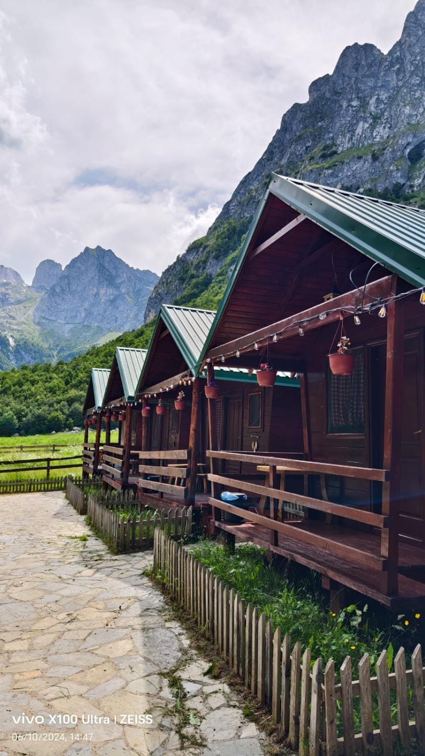 Nearby landmark, Natural landscape, Mountain view