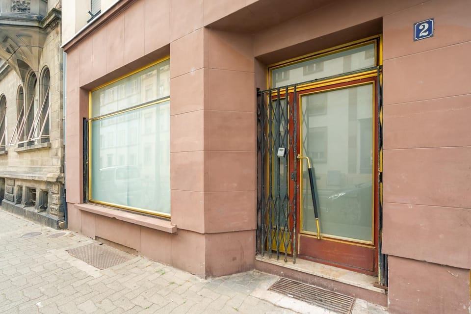 Facade/entrance