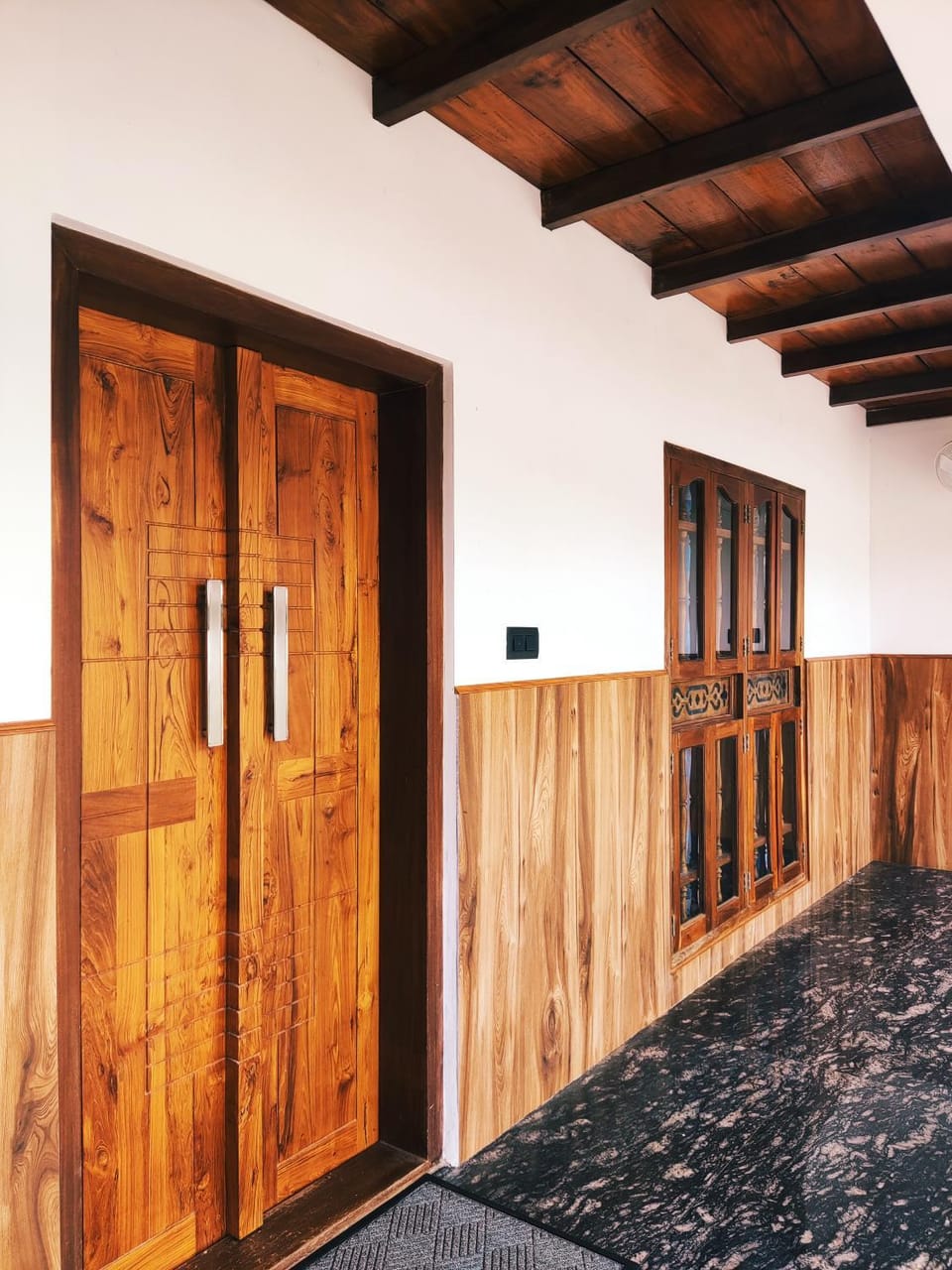 Facade/entrance