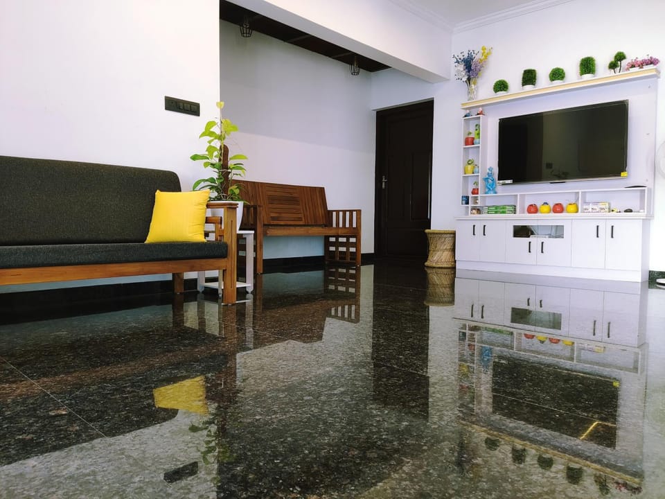 TV and multimedia, Seating area