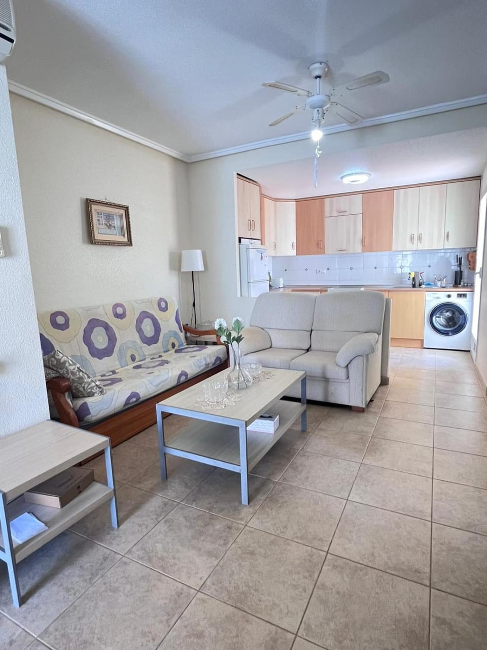 Kitchen or kitchenette, Living room, washing machine