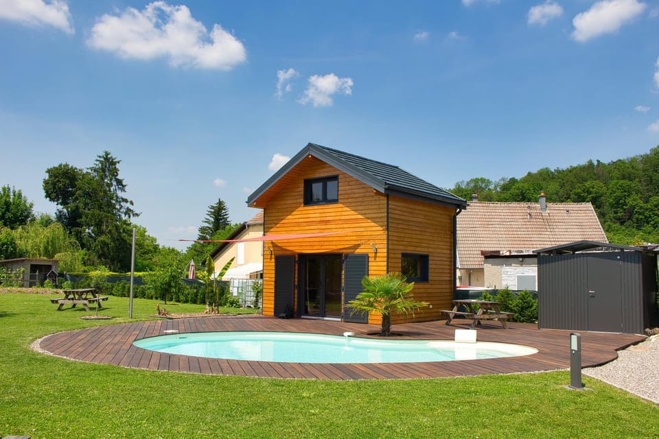 Chez Seb et Lilou - Chalet Tiny House - piscine partagée - parking - proche Mulhouse House in Grand Est