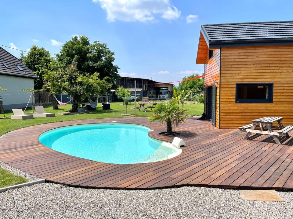 Chez Seb et Lilou - Chalet Tiny House - piscine partagée - parking - proche Mulhouse House in Grand Est
