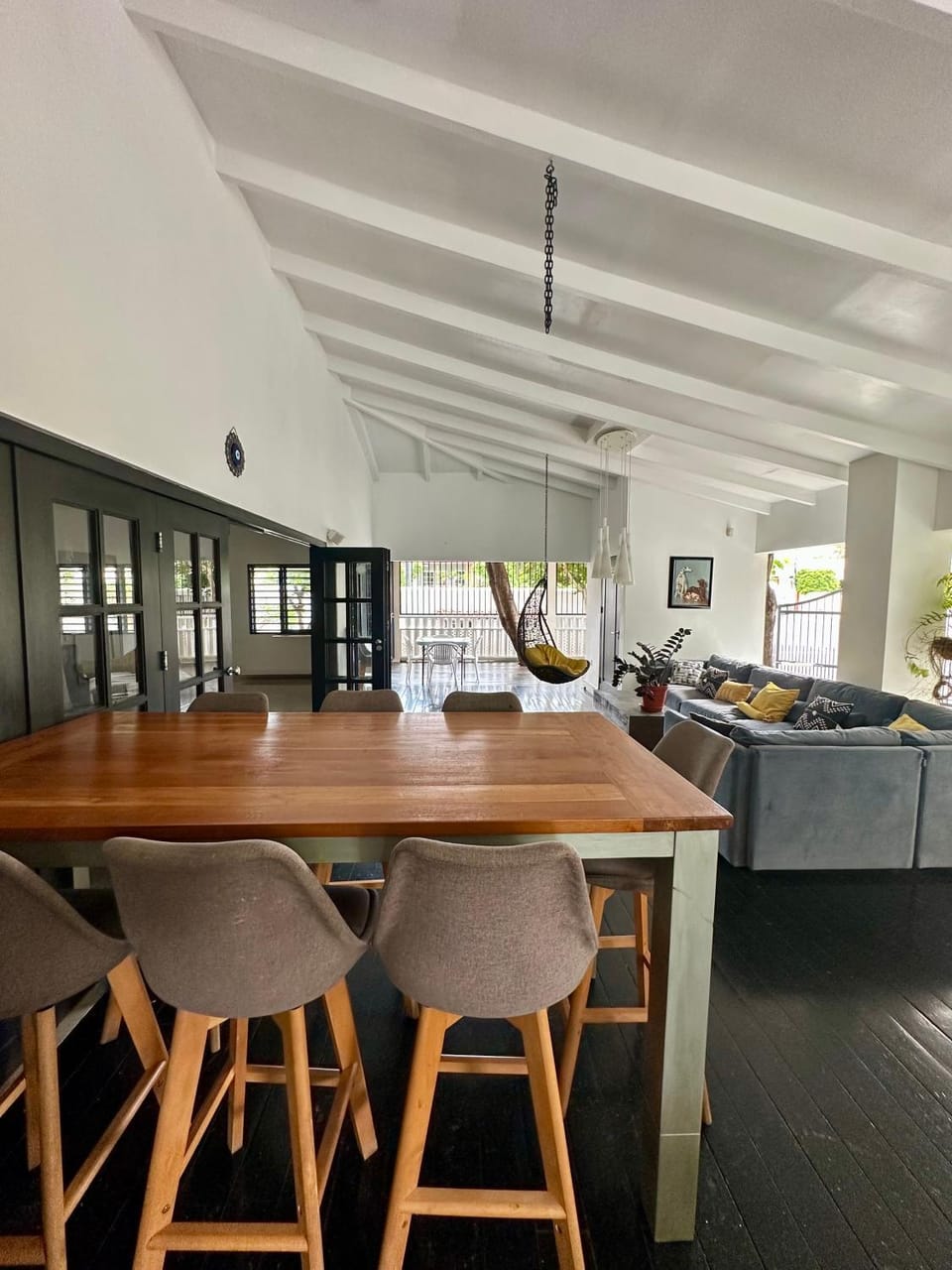 Seating area, Dining area