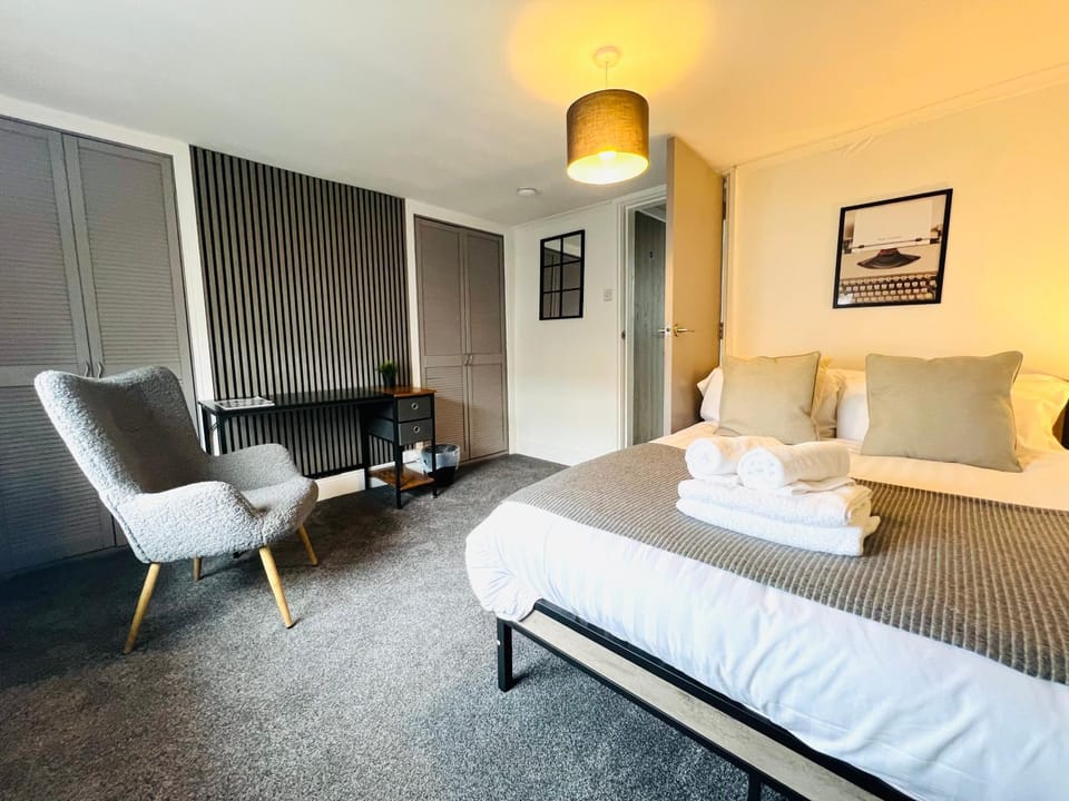 Yastayzzz at Studio 5 Bransford Rd Apartment in Worcester