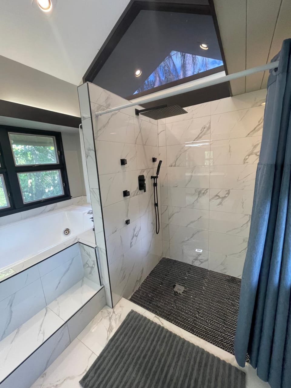 Shower, Hot Tub, Bathroom, Bath