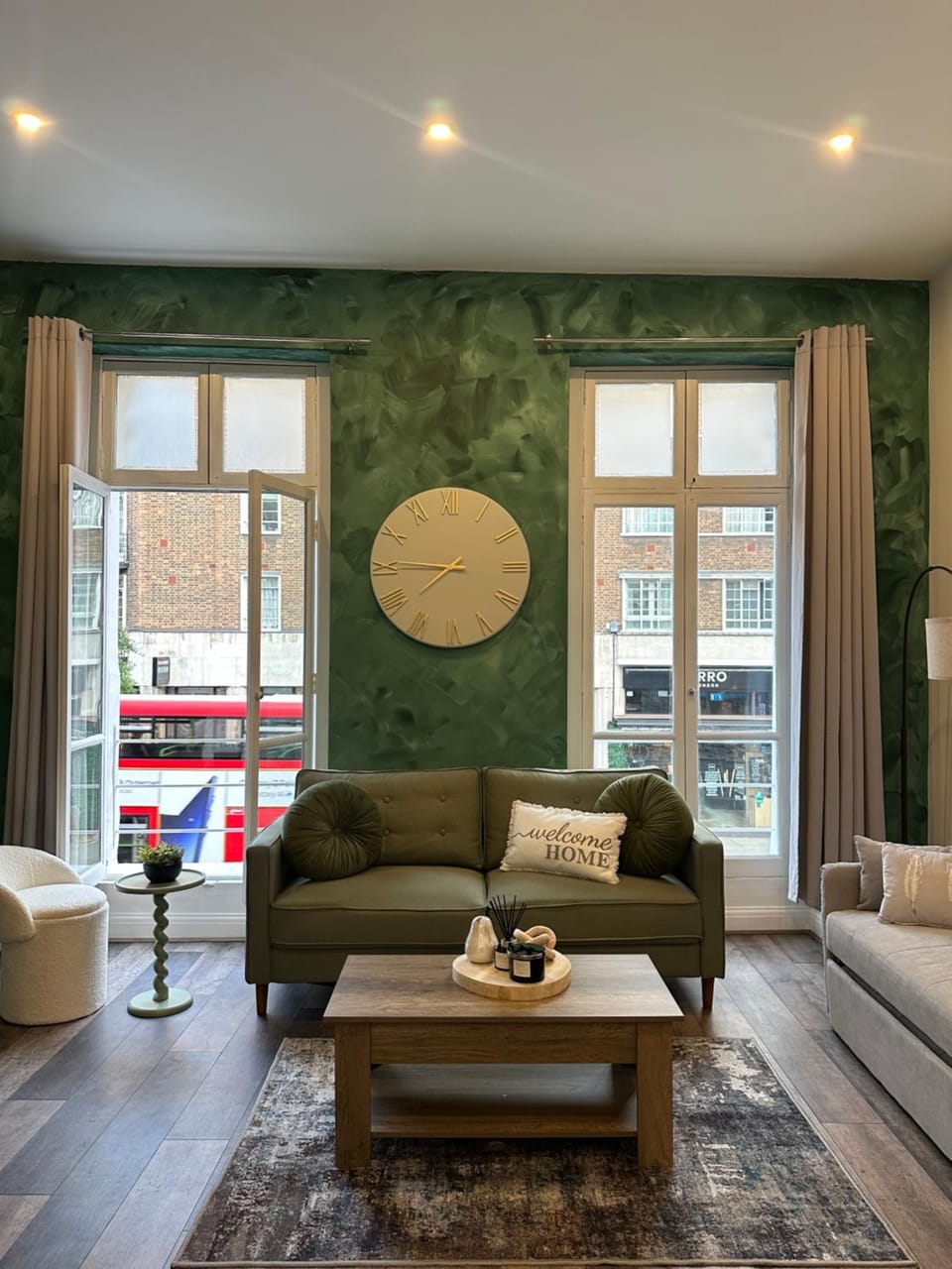 Living room, Seating area