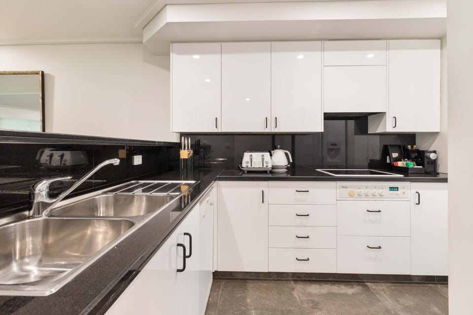 Mirage Resort Villa 120 with access to Sheraton Facilities Villa in Port Douglas