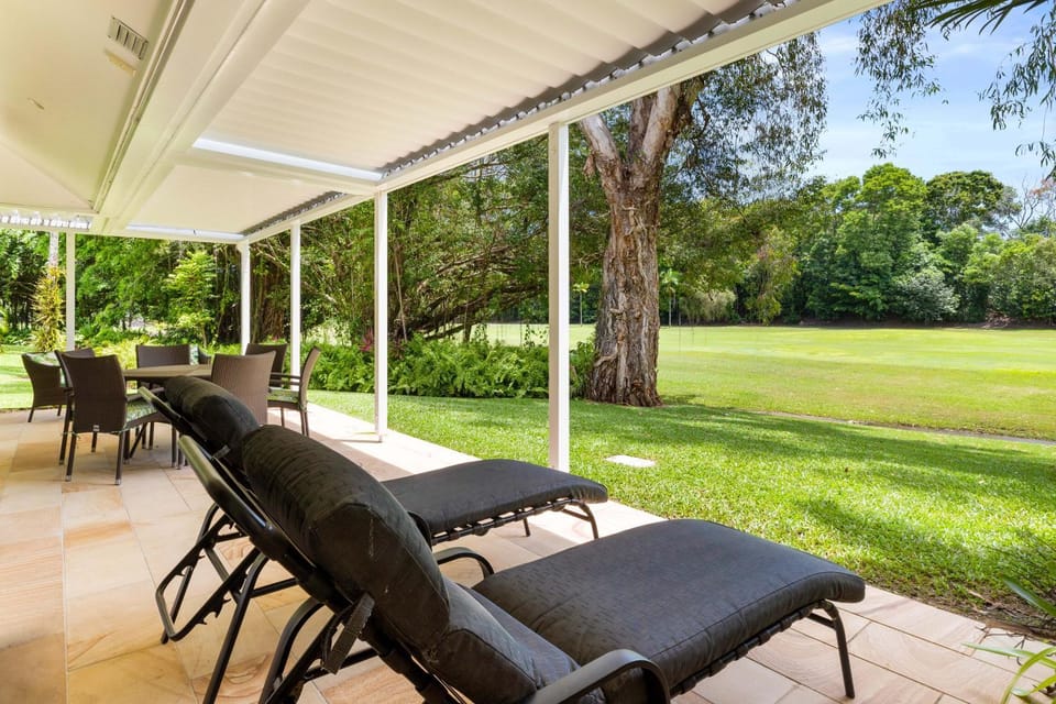 Mirage Resort Villa 122 with access to Sheraton Facilities Villa in Port Douglas