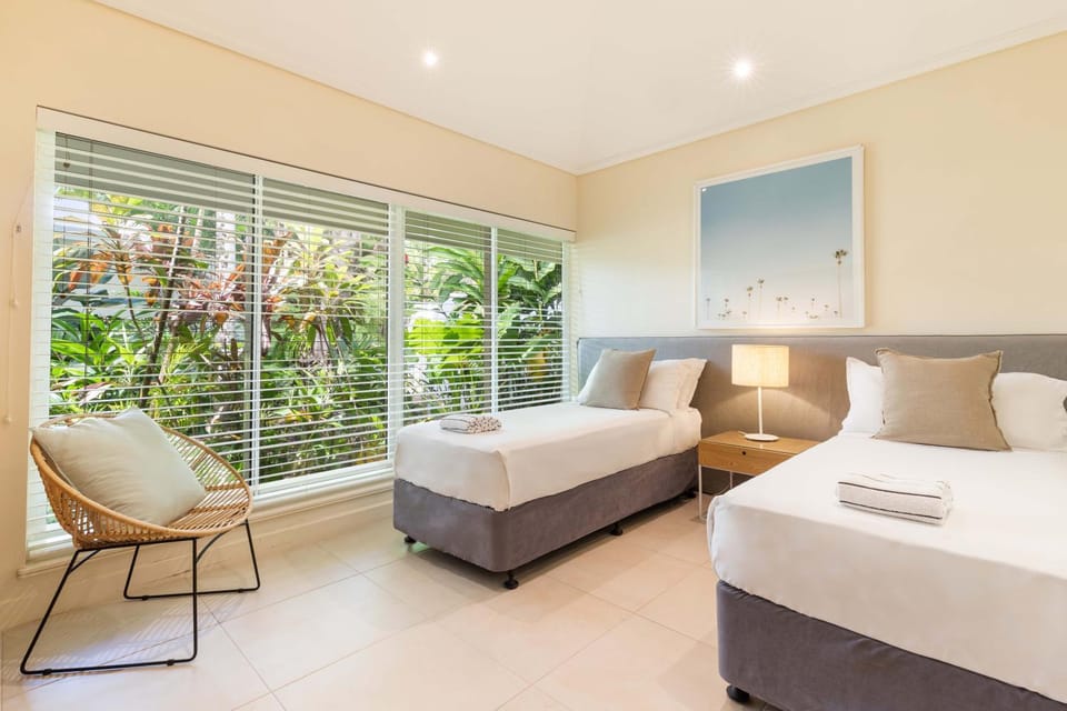 Mirage Resort Villa 128 with access to Sheraton Facilities Villa in Port Douglas