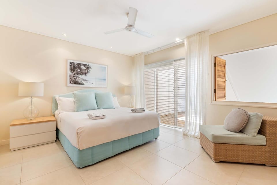 Mirage Resort Villa 128 with access to Sheraton Facilities Villa in Port Douglas