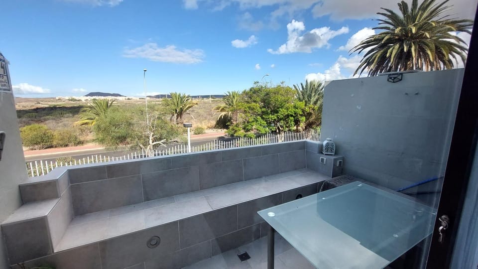 Tenerife South SUNNY Terrace with VIEW and BiG POOL AirCon DW Apartment in Abona