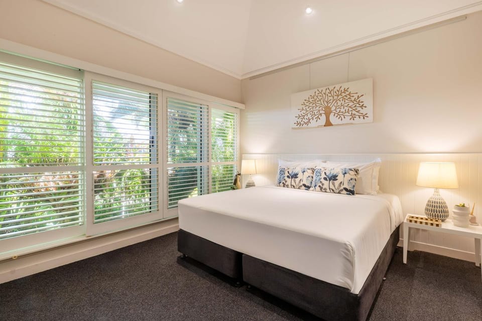 Mirage Resort Villa 140 with access to Sheraton Facilities Villa in Port Douglas