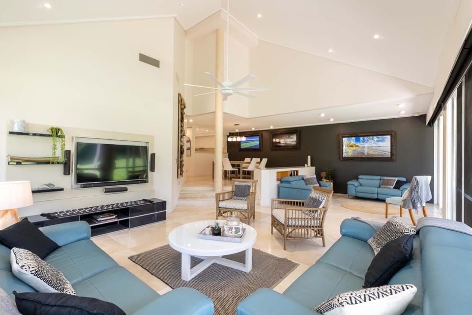 Mirage Resort Villa 140 with access to Sheraton Facilities Villa in Port Douglas