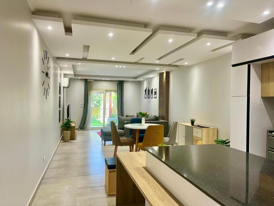 Kitchen or kitchenette, Seating area, Dining area