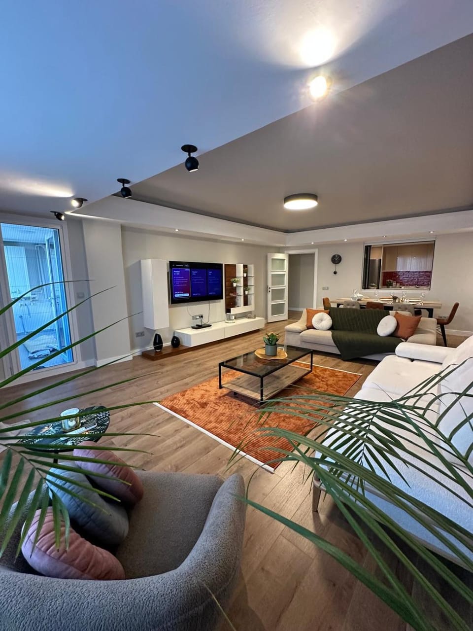 Communal lounge/ TV room, TV and multimedia, Living room, Seating area