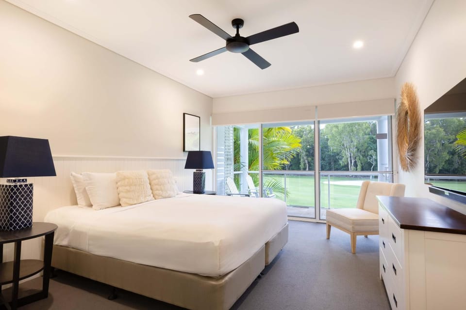 Mirage Resort Villa 156 with access to Sheraton Facilities Villa in Port Douglas