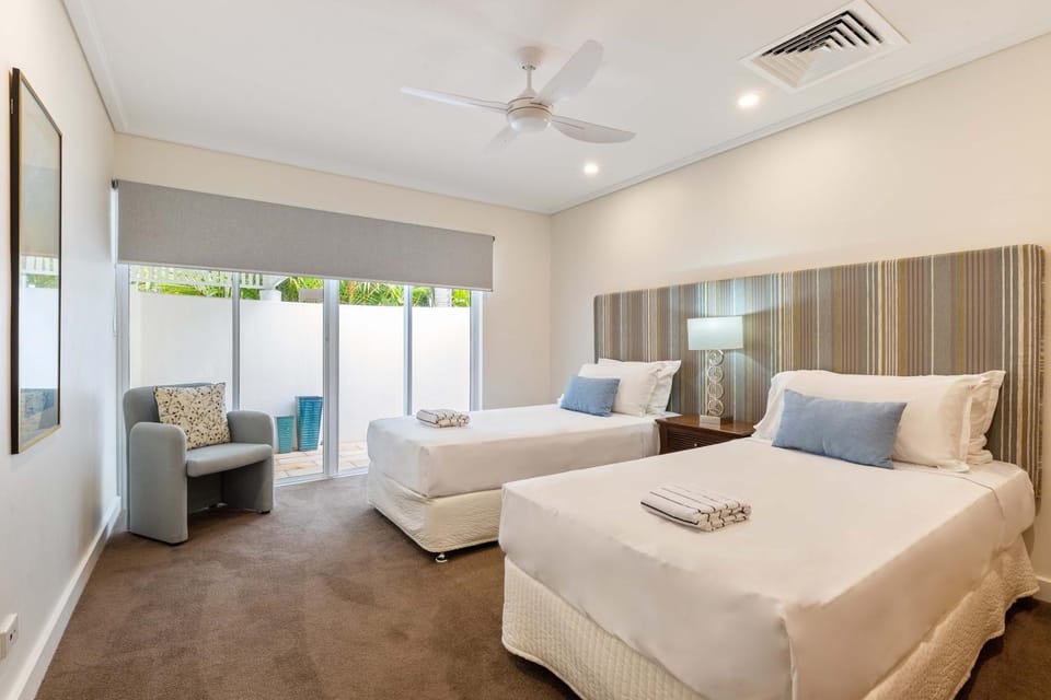 Mirage Resort Villa 157 with access to Sheraton Facilities Villa in Port Douglas