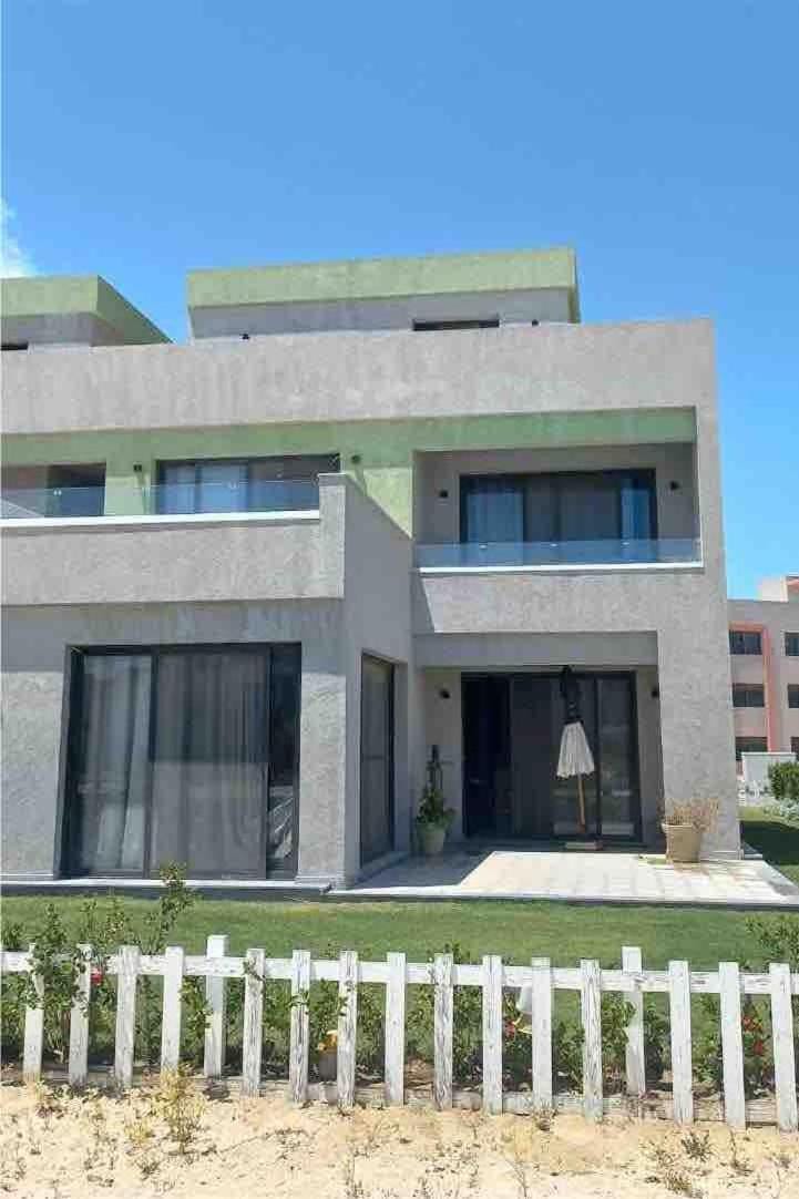 Twin House Corner - 3 Floors Villa in Egypt