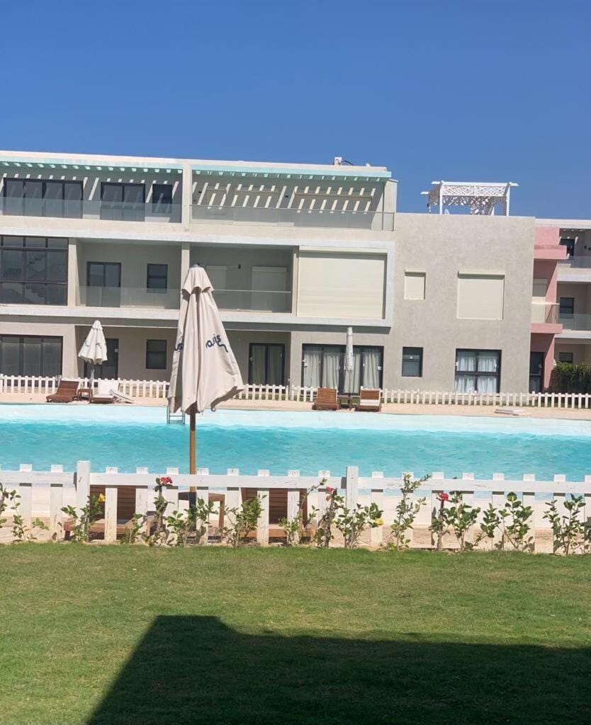 Garden, Swimming pool