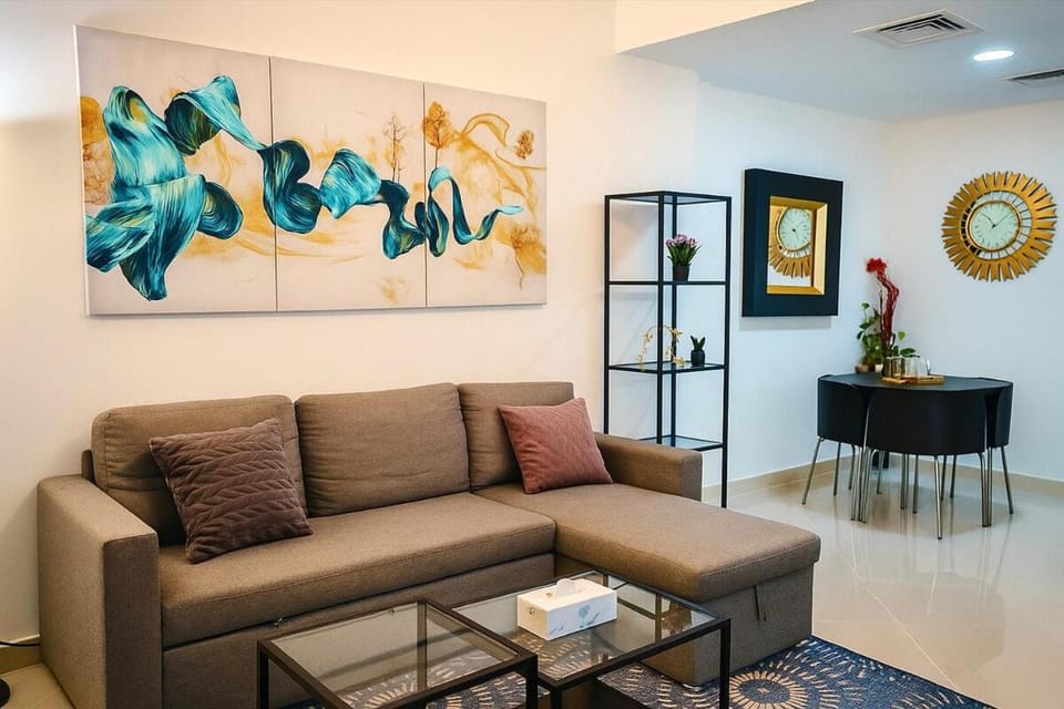1BR Modern loft 5 MIN from DXB Airport Apartment in Al Sharjah