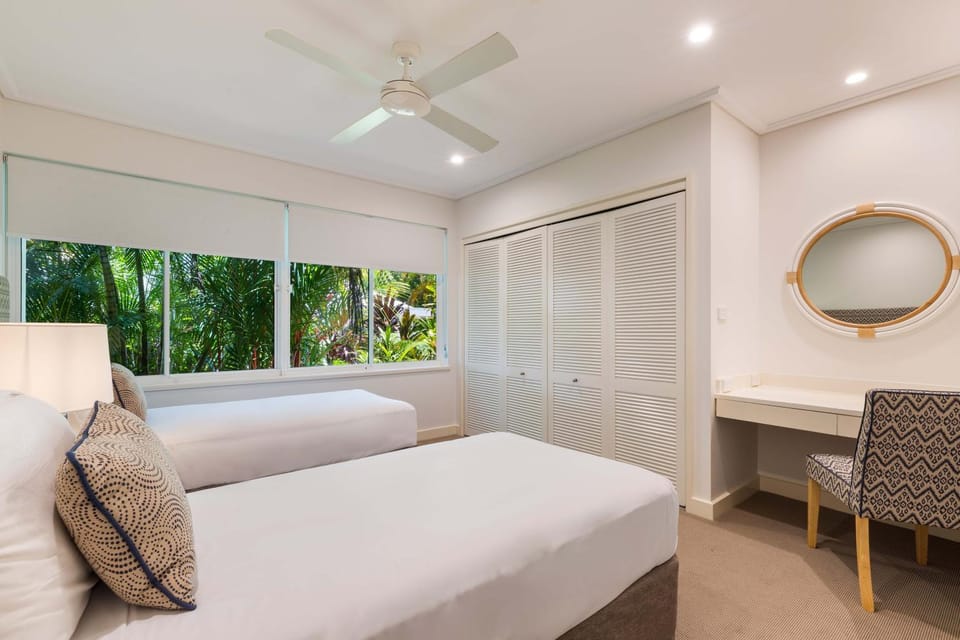 Mirage Resort Villa 162 with access to Sheraton Facilities Villa in Port Douglas