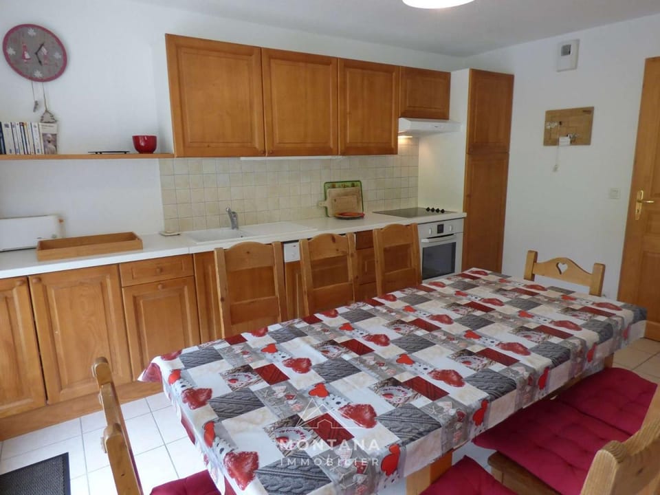 Appartement spacieux 4 pièces pour 6-8 personnes avec terrasse au Grand-Bornand - FR-1-458-239 Apartment in Le Grand-Bornand