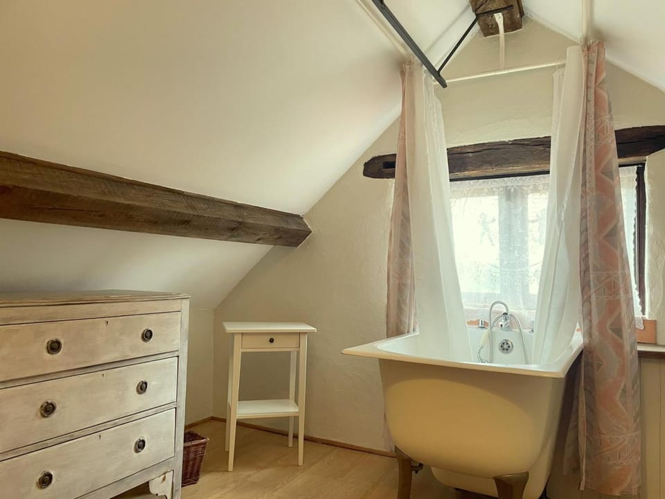 Charmant gîte à Lurcy-Lévis avec climatisation et jardin - FR-1-489-580 House in Auvergne-Rhône-Alpes