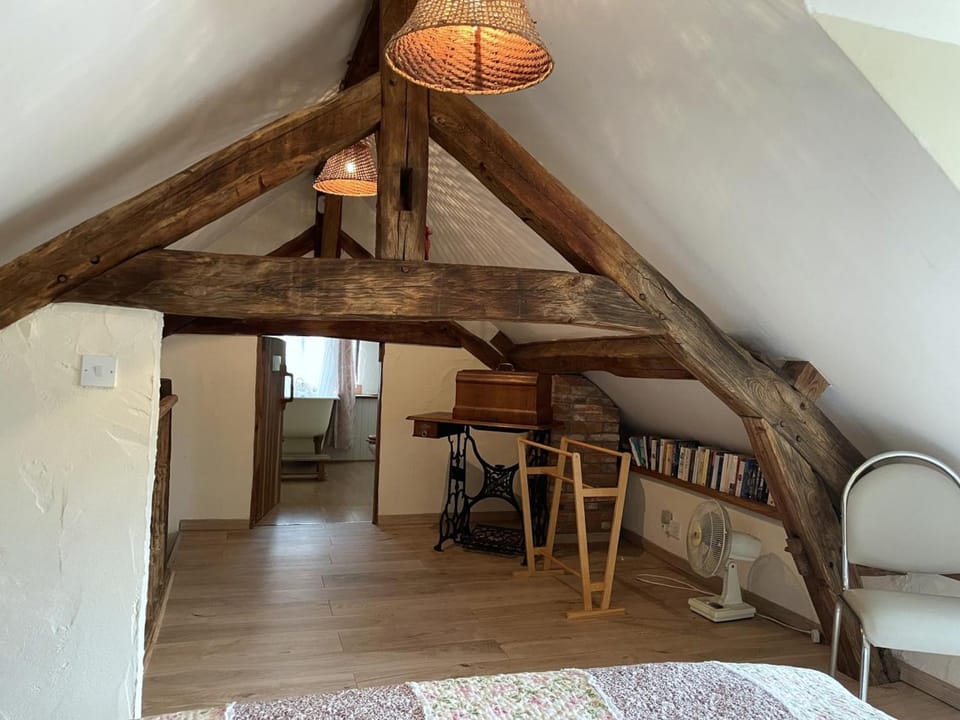 Charmant gîte à Lurcy-Lévis avec climatisation et jardin - FR-1-489-580 House in Auvergne-Rhône-Alpes