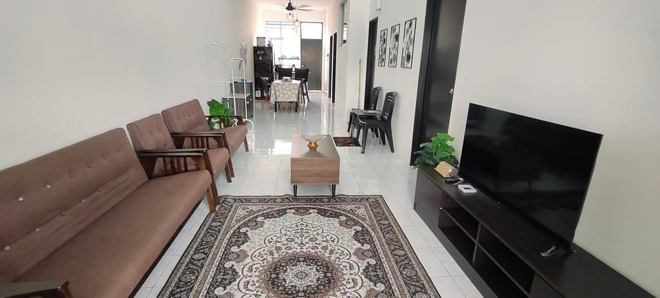Communal lounge/ TV room, TV and multimedia, Living room, Seating area