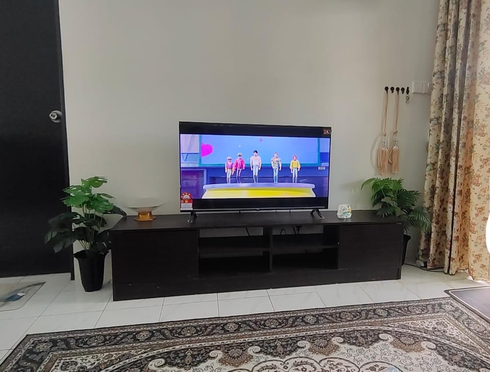 TV and multimedia, Evening entertainment