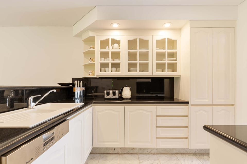 Mirage Resort Villa 409 with access to Sheraton Facilities Villa in Port Douglas