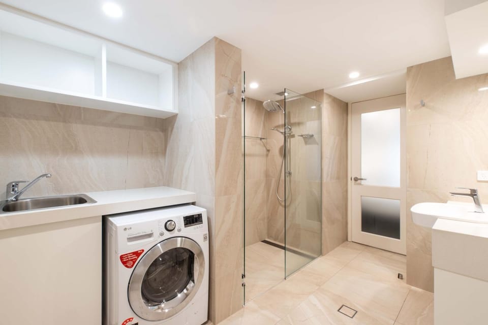 Mirage Resort Villa 412 with access to Sheraton Facilities Villa in Port Douglas