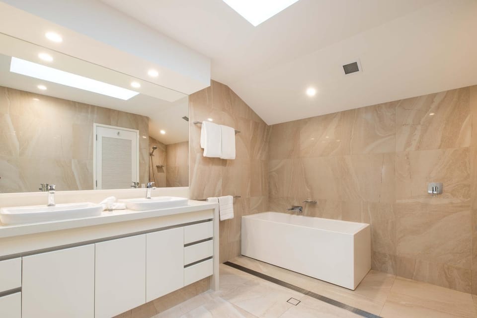 Mirage Resort Villa 412 with access to Sheraton Facilities Villa in Port Douglas