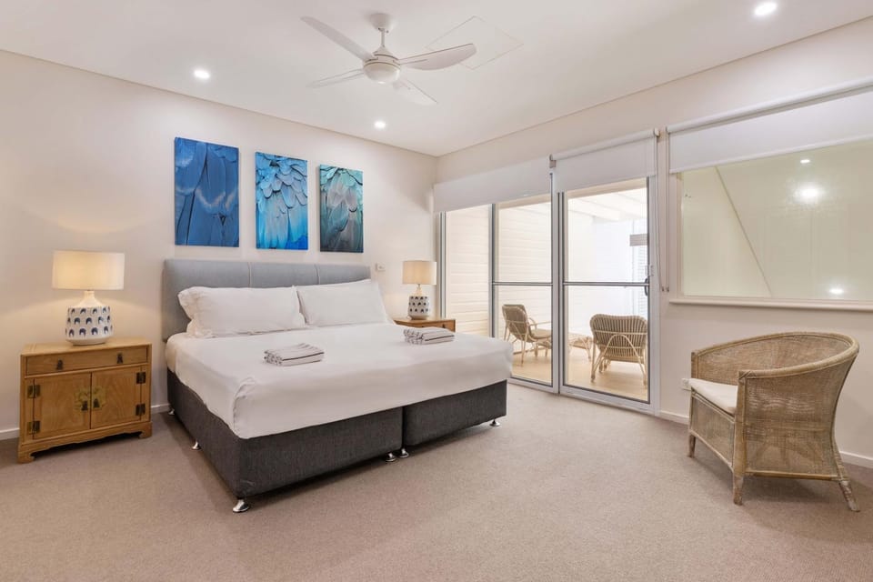 Mirage Resort Villa 415 with access to Sheraton Facilities Villa in Port Douglas